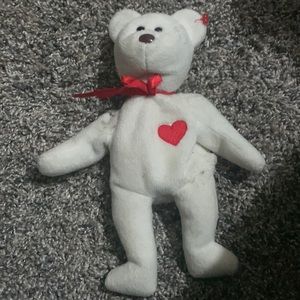 A Valentine’s Day bear